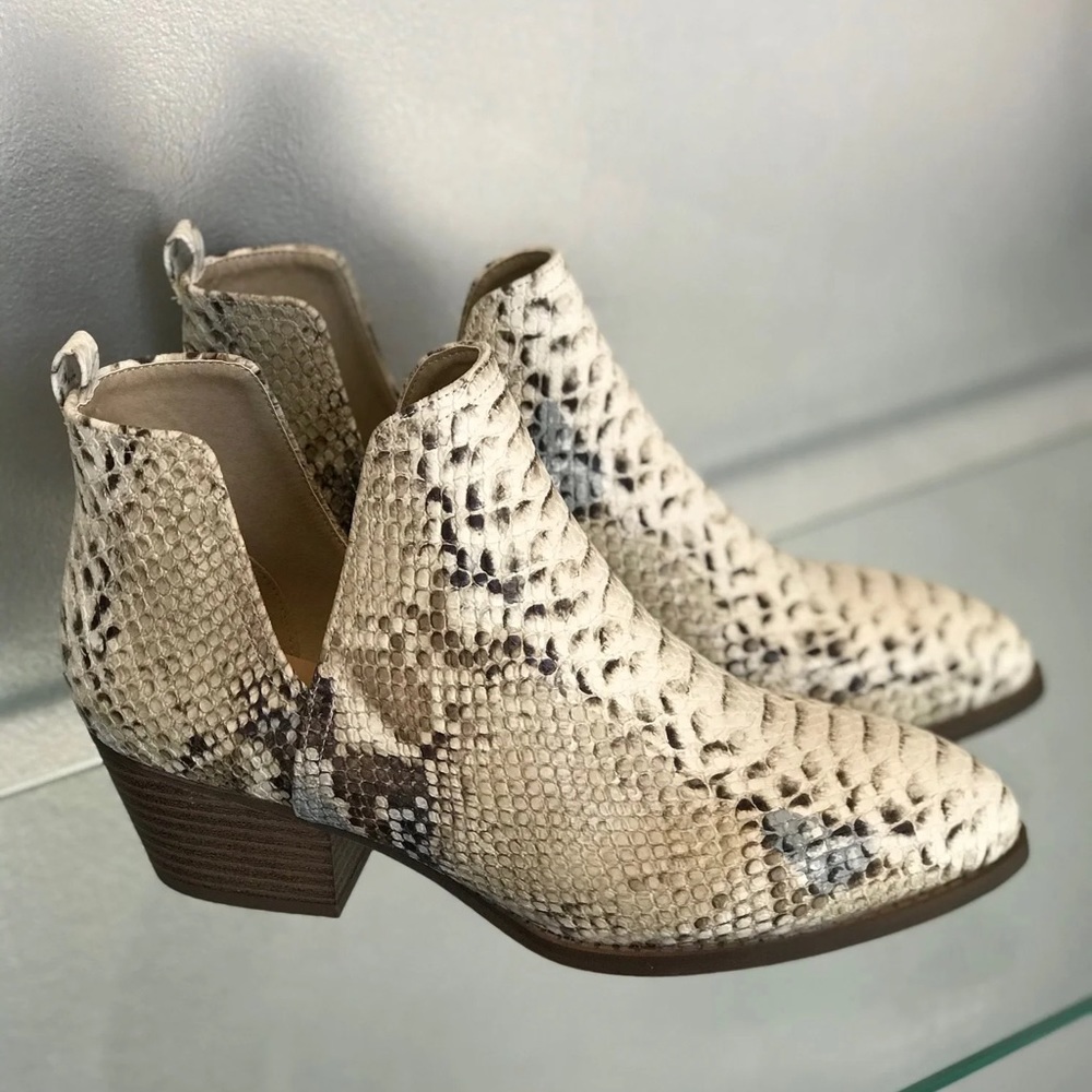 Chinese Laundry Bootie